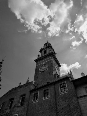 Polonya 'da sonbahar, Krakow' daki kale manzarası