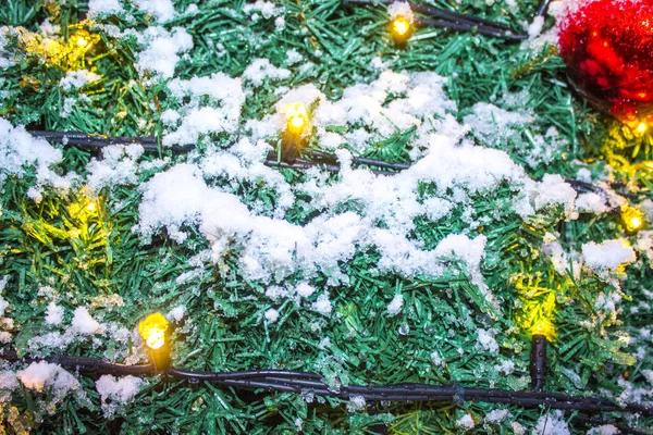 Slinger Kerstboom Lichte Sneeuw — Stockfoto