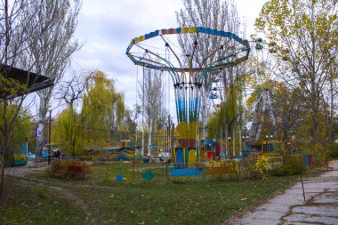 Park salıncak karnaval atlıkarınca 