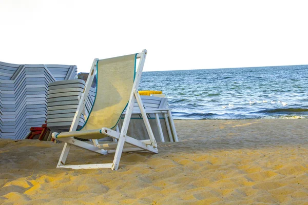 beach lounge chair holiday