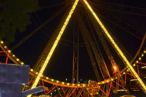 Farsangi Ferris Kerék Carusel — Stock Fotó