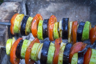 ızgara sebze soğan kabak domates