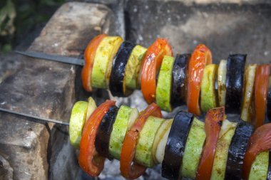 ızgara sebze soğan kabak domates