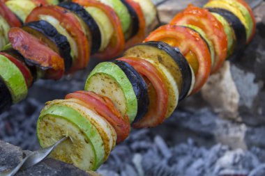 ızgara sebze soğan kabak domates