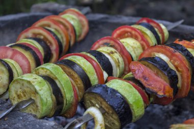 ızgara sebze soğan kabak domates