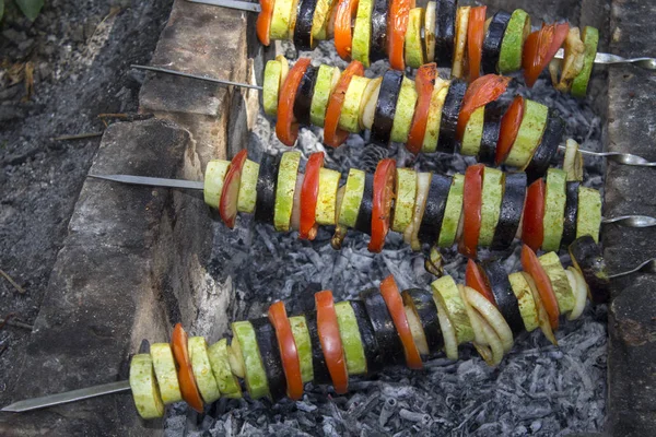 Grillade Grönsaker Lök Zucchini Tomat — Stockfoto