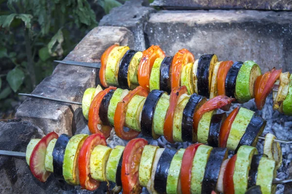 Gegrilltes Gemüse Zwiebel Zucchini Tomate — Stockfoto