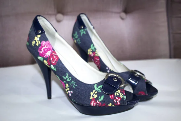 Female Floral Shoes Fashion — Stock Photo, Image