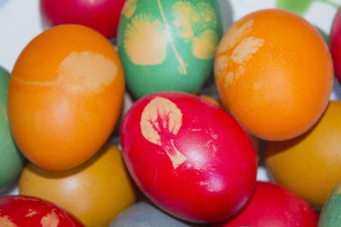 renkli Paskalya yumurtaları el yapımı