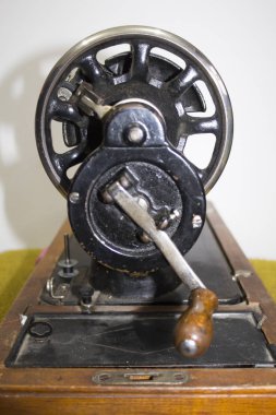 Vintage kolu dikiş makinesi