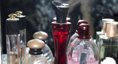 şişe parfüm koku konteyner