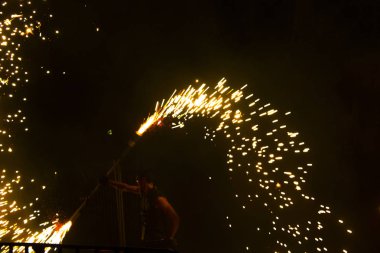 ateş havai fişek gösteri dans