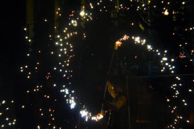 ateş havai fişek gösteri dans