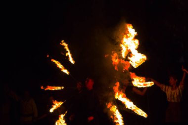 ateş havai fişek gösteri dans