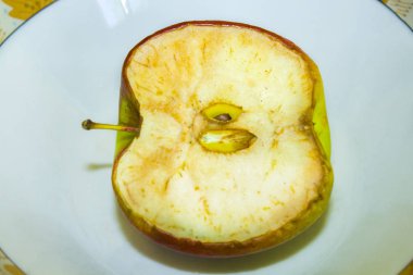 Yarı kuru elma meyve