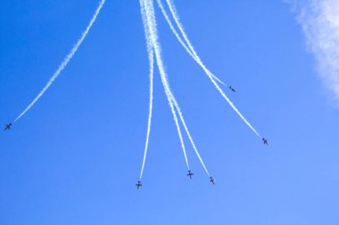 akrobatik gökyüzü hava gösterisi