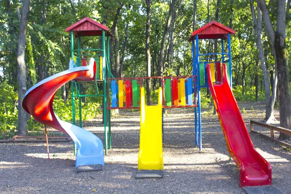 Playground Crianças Slides Quintal — Fotografia de Stock