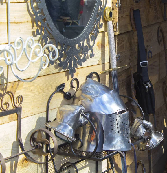 Şövalye silahı teçhizatı demirhanesi