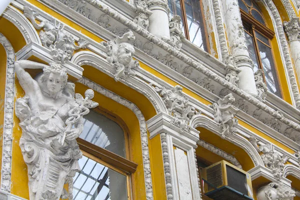 Gebäude Barocke Statue Ornamentarchitektur — Stockfoto