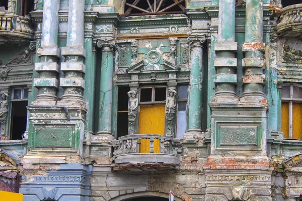 Barokke Gebouw Geruïneerde Oude Gevel — Stockfoto