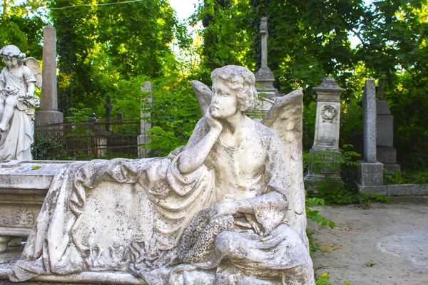 Oude Ernstige Engel Grafsteen Standbeeld Beeld — Stockfoto