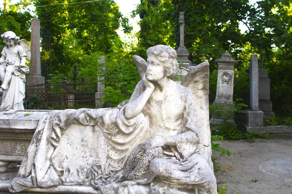 Oude Ernstige Engel Grafsteen Standbeeld Beeld — Stockfoto