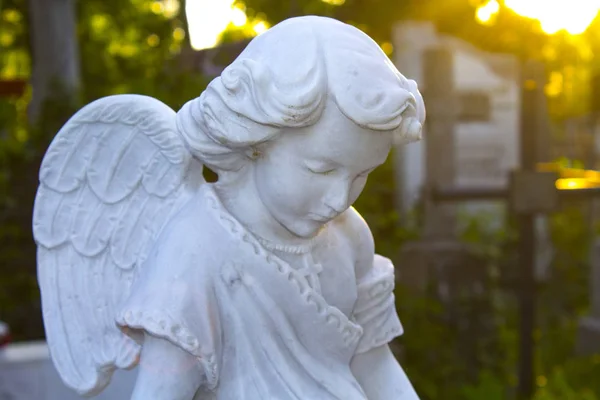 Статуя Древнего Надгробия Ангела — стоковое фото