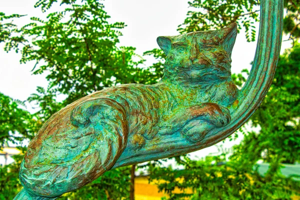 Cat Copper Park Statue — Stock Photo, Image