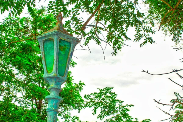Velha Lanterna Rua Verde — Fotografia de Stock