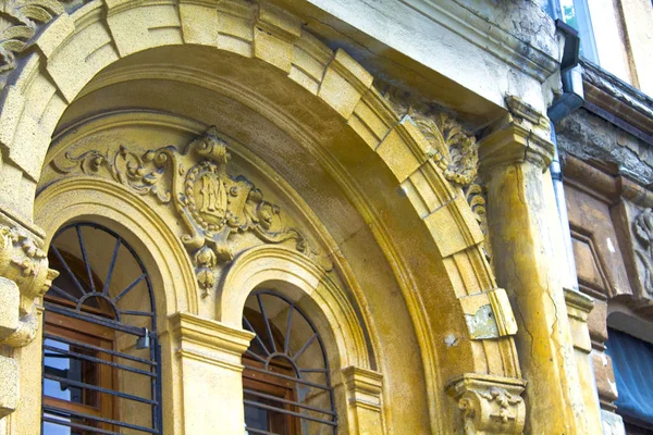 Bau Barocker Fensterskulpturen — Stockfoto