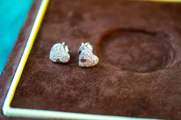 Ασημένια Σκουλαρίκια Κοσμήματα Κουτί Δώρου — Φωτογραφία Αρχείου
