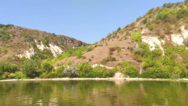 Dinyester Nehri Nin Sakin Yüzeyi Açık Yaz Mevsiminde Tepenin Kara — Stok video