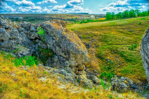 Moldova Cumhuriyeti Varatic Dağlarındaki Güzel Yaz Manzarası Yeşil Manzara Nanılmaz — Stok fotoğraf