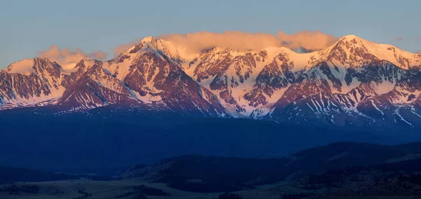 산봉우리들 파노라마 — 스톡 사진