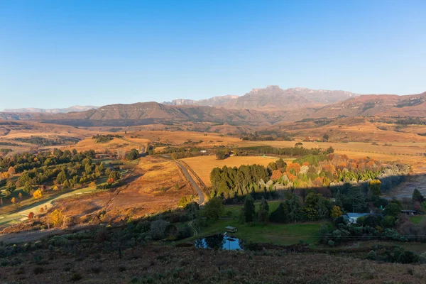 Drakensberg Mountains Early Morning Autumn Fall Colors Overlooking Champagne Castle — Stock Photo, Image