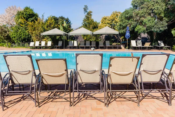 Swimming Pool Dozen Public Benches Chairs Scenic Outdoors Venue — Stock Photo, Image