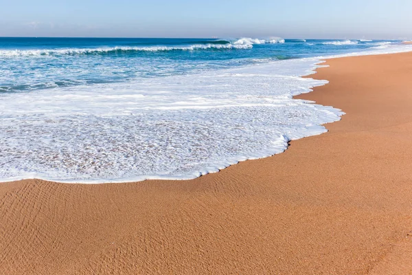 Beach Shoreline Blue Ocean Wave Wash Closeup Scenic Nature Horizon — Stock Photo, Image