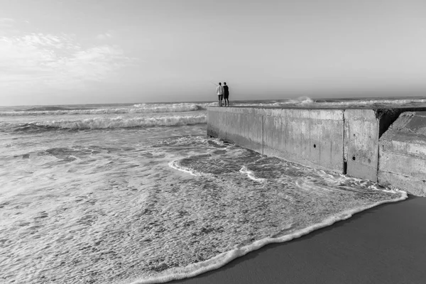 Padre Hijo Pesca Silueta Identificada Playa Muelle Muelle Muelle Borde — Foto de Stock