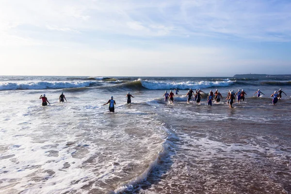 Campeones de triatlón Ocean Swim Start — Foto de Stock