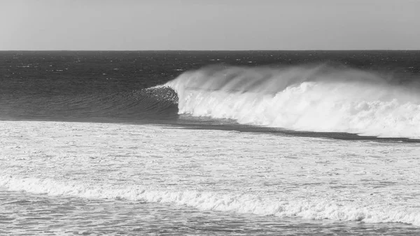 Ocean Wave wind spray zwart wit — Stockfoto