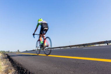 Bisikletçi Road Race Hareket Hızı Bulanıklaştırma Arkası