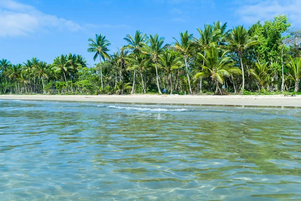 Aguas tropicales del océano Playa Palmeras — Foto de Stock