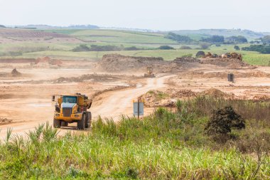 Kamyon Hafriyat Makineleri Endüstriyel Gelişim 