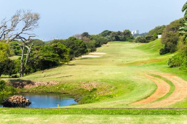 Golf sahası Par Beş Delik Dar