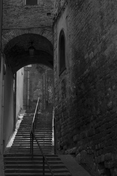 Antike Straße Historischen Zentrum Einer Mittelalterlichen Stadt Mittelalterliche Architektur Enge — Stockfoto