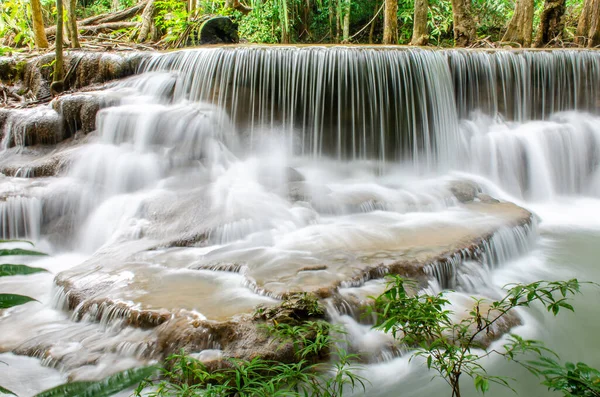 Res Till Det Vackra Vattenfallet Tropisk Regnskog Mjukt Vatten Bäcken — Stockfoto