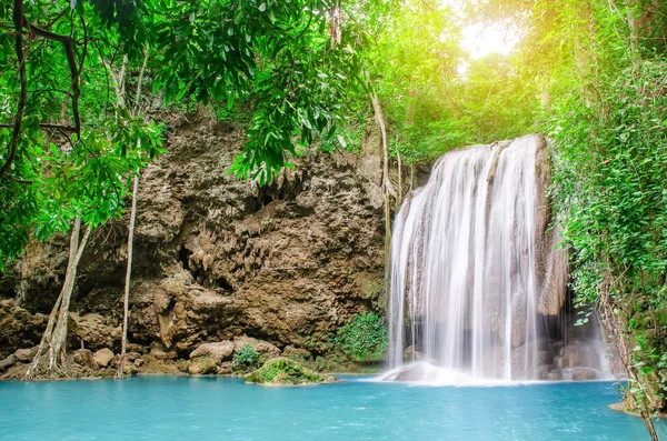 Cascata Forestale Profonda Alla Cascata Erawan Bellissima Cascata Con Raggi — Foto Stock