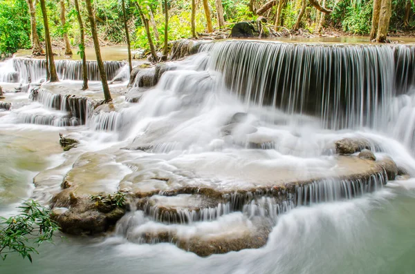 Tropikal Yağmur Ormanlarındaki Güzel Şelaleye Tayland Kanchanaburi Deki Huai Mae — Stok fotoğraf