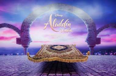 Bangkok - 26 Mayıs 2019: Aladdin 'de Aladdin (2019) filminin tanıtımı için Aladdin' deki bir alacakaranlık sahnesinin önündeki sihirli halının film standı