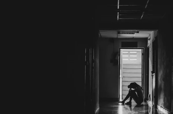 Silhouette Girl Sitting Alone Dark Sad Serious Women Sitting Hug — Stock Photo, Image